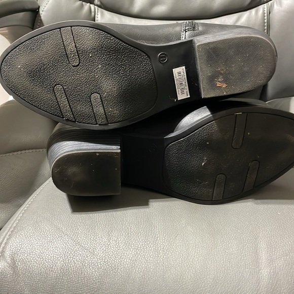 Woman’s Black insulated cowboy boots - Picture 3 of 3